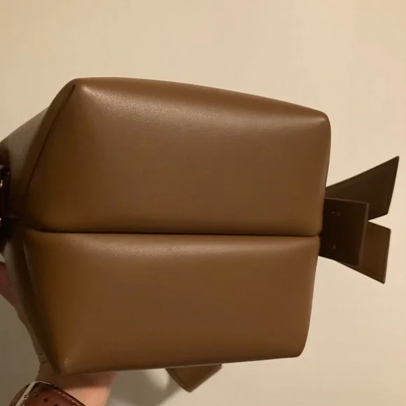 Acne Mini Musubi - Picture 8 of 9